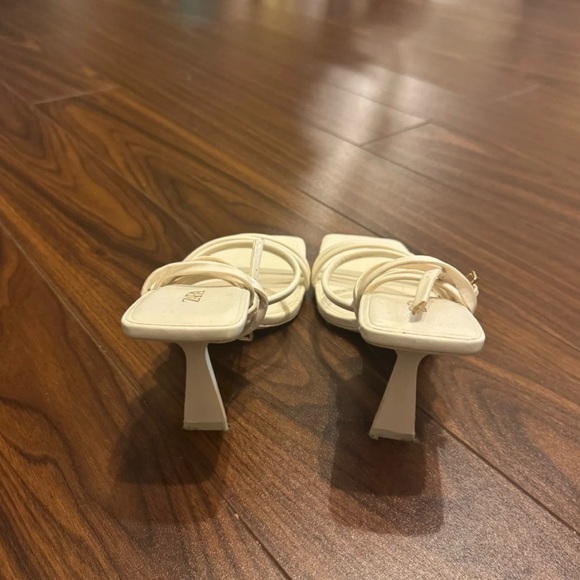 ZARA cream strappy heels - Picture 4 of 4